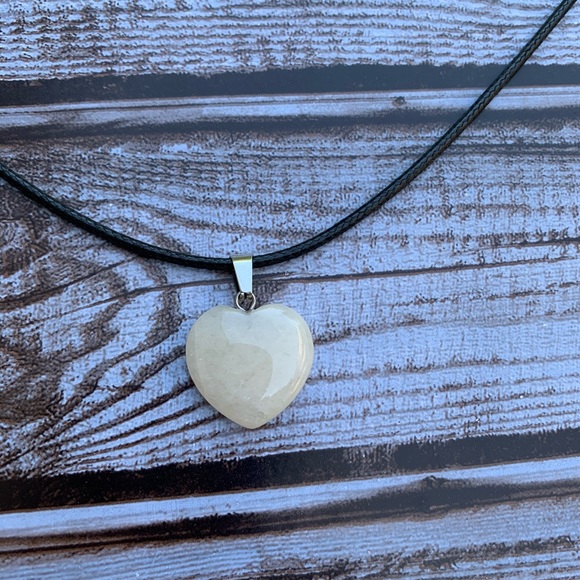 Jewelry - Heart Stone Pendant • Charm Necklace